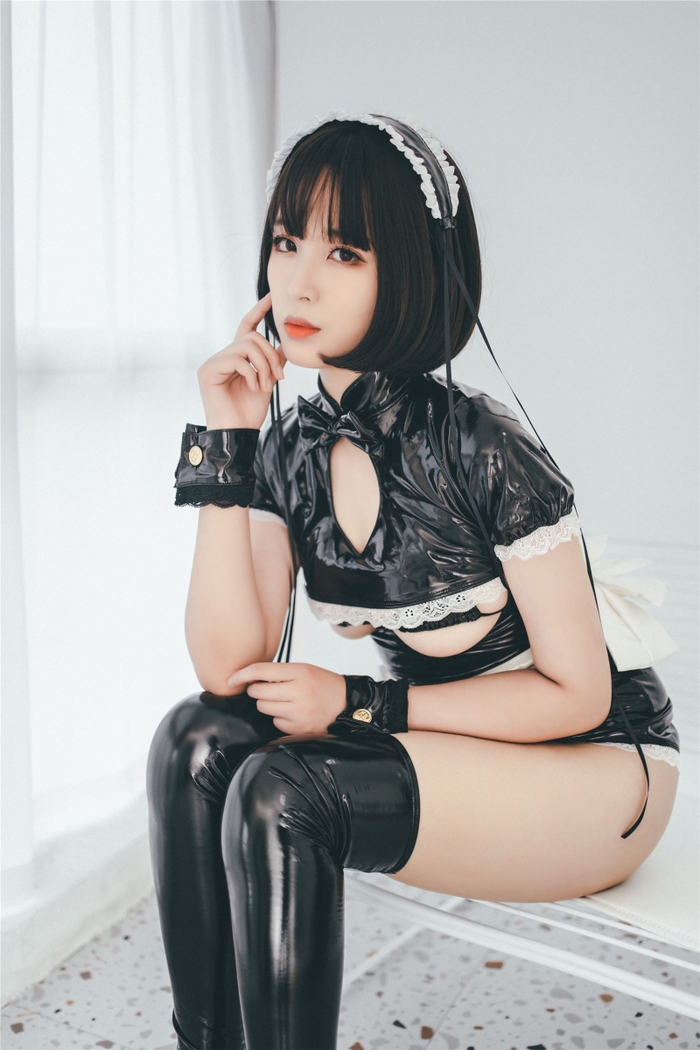 Maid Cosplay