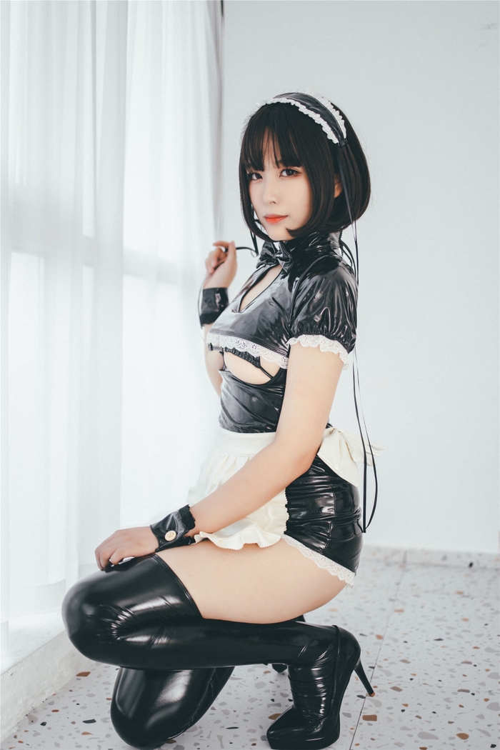 Maid Cosplay