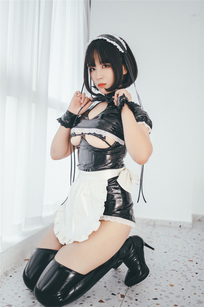 Maid Cosplay